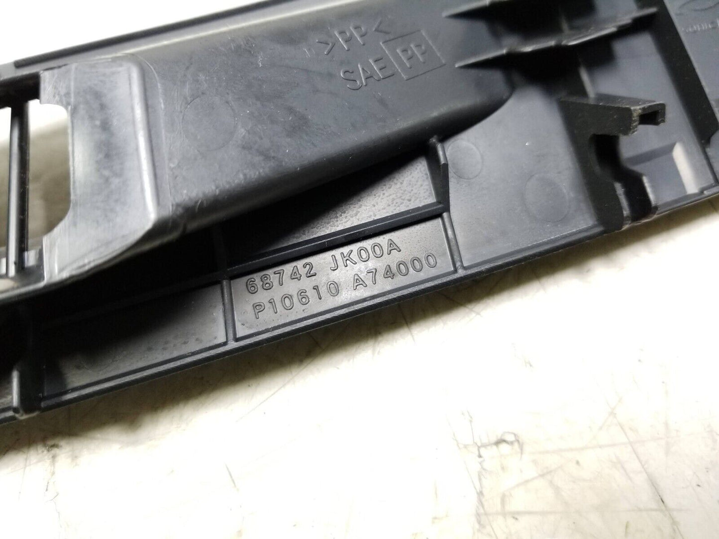 08-13 Infiniti G37 Dash Upper Defroster Air Vent OEM **sedan**