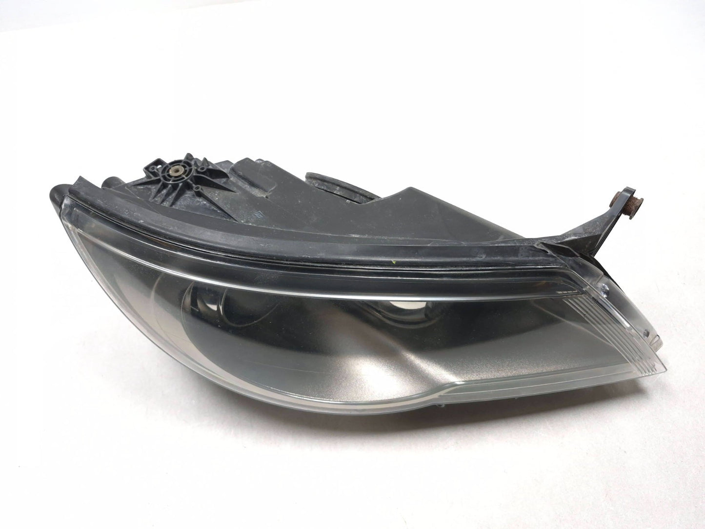 2011 Volkswagen Tiguan Headlight Left & Right Xenon OEM