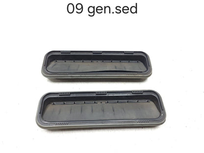09-14 Hyundai Genesis Rear Quarter Pressure Vent Grille Pair OEM Sedan
