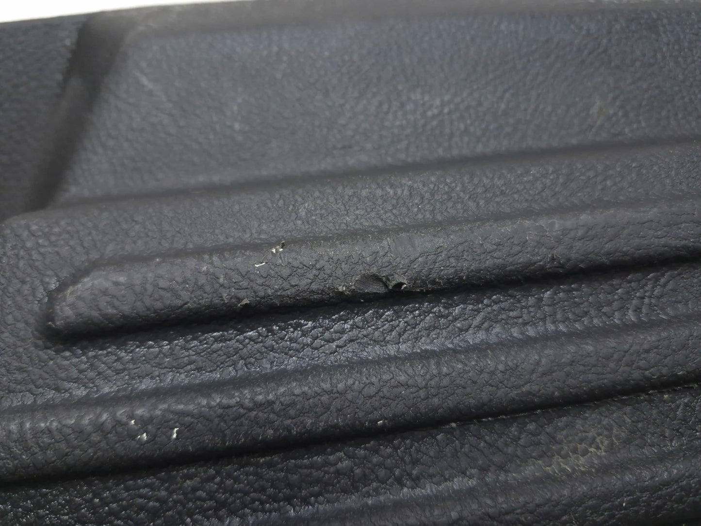 2007 Lincoln Navigator Trunk Floor Scuff Sill Plate Trim OEM