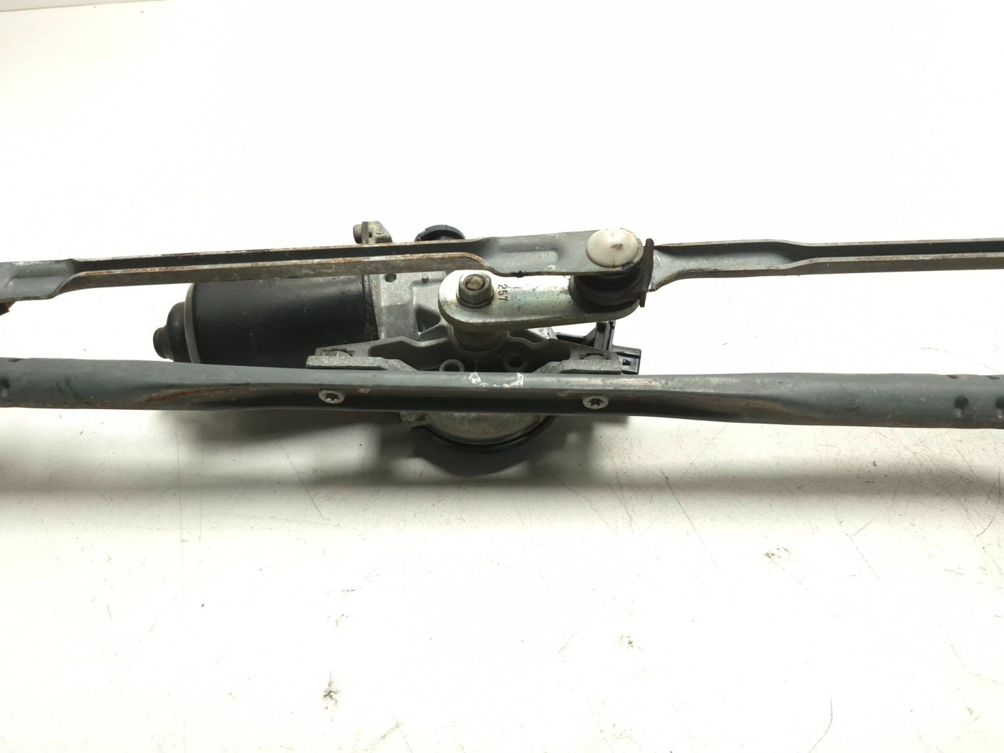 2007 Toyota Corolla Windshield Wiper Motor W/ Linkage OEM