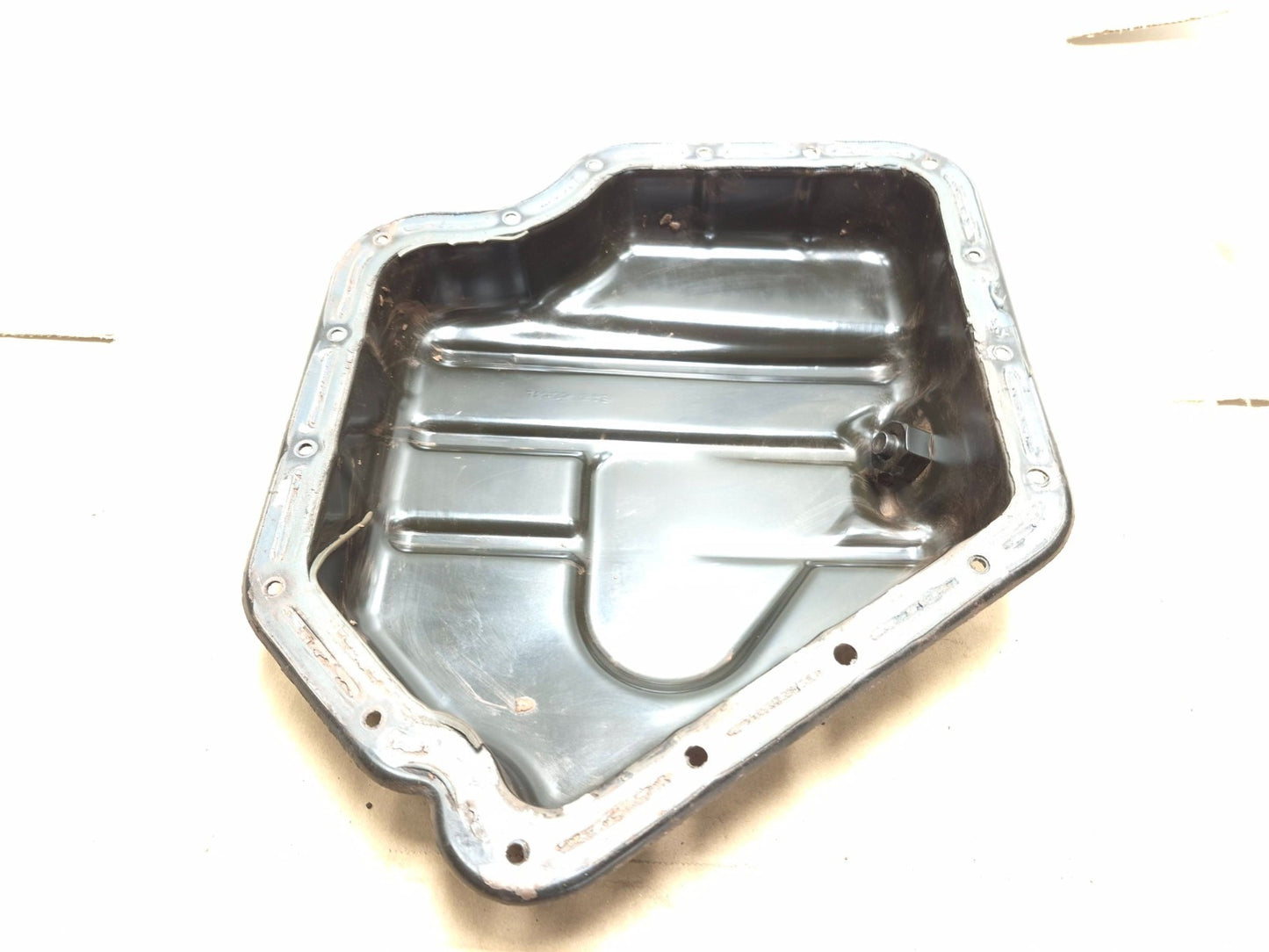 2013 Dodge Grand Caravan 3.6l Engine Oil Pan OEM