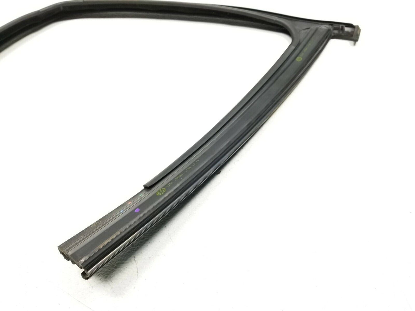 14-17 Fiat 500l Door Window Glass Weatherstrip Seal Front Passenger Right OEM