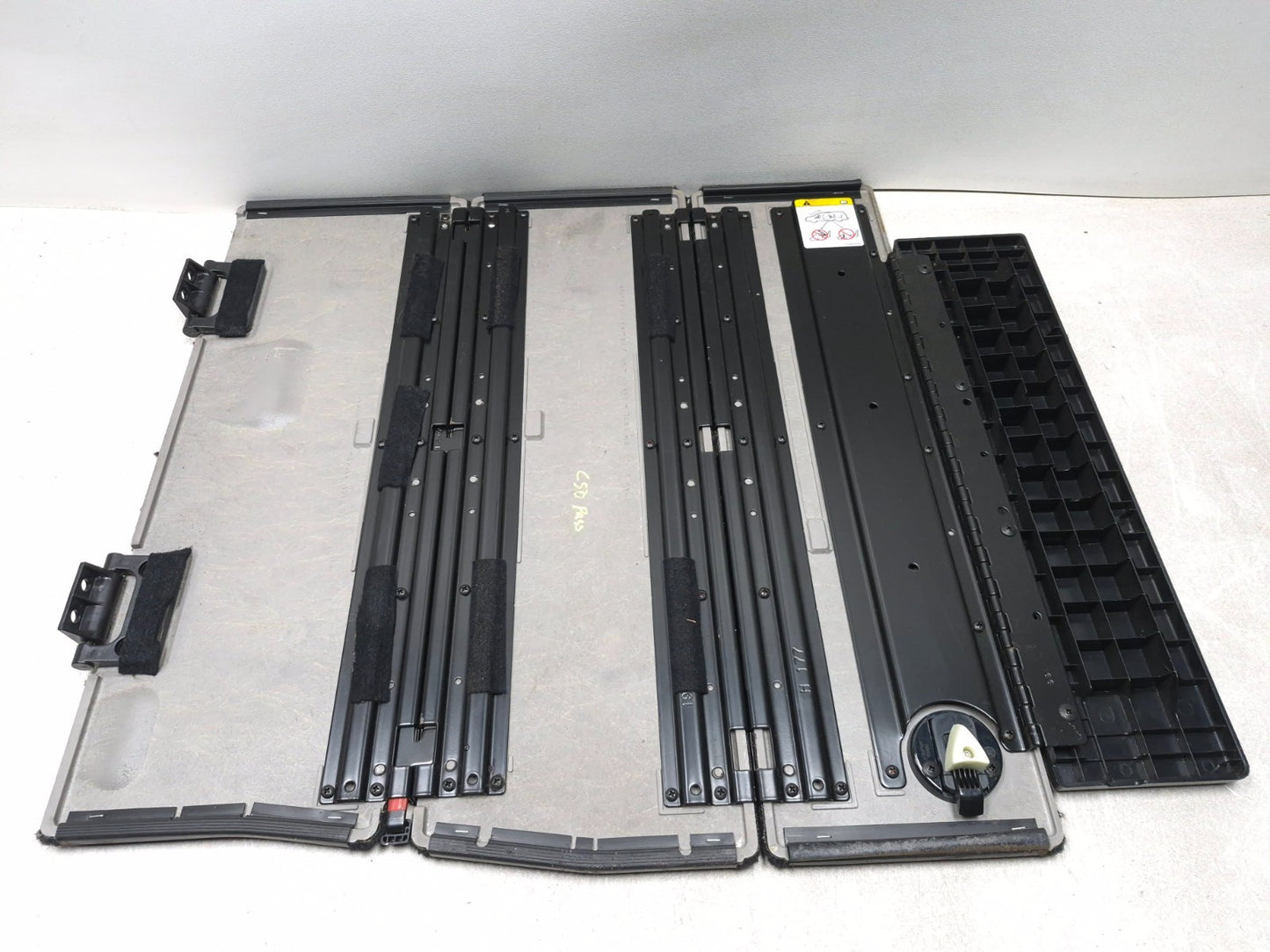 2013 Dodge Grand Caravan Rear Second Row Floor Cover Panel Carpet Passenger Oem✅