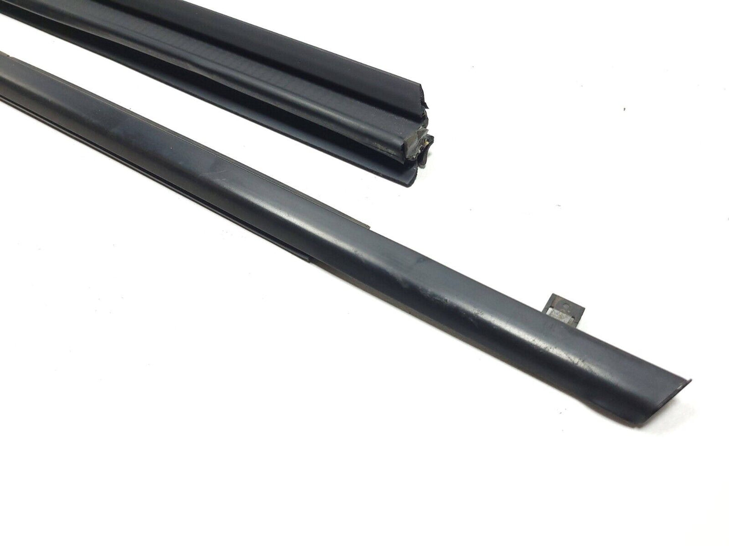 13-16 GMC Acadia Door Molding Belt Weather Strip Rear Passenger Side Right OEM
