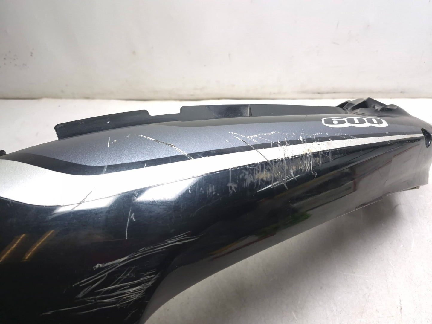 2006 Suzuki Katana Gsx600f Rear Tail Fairing Cover & Tail Lamp Assy OEM