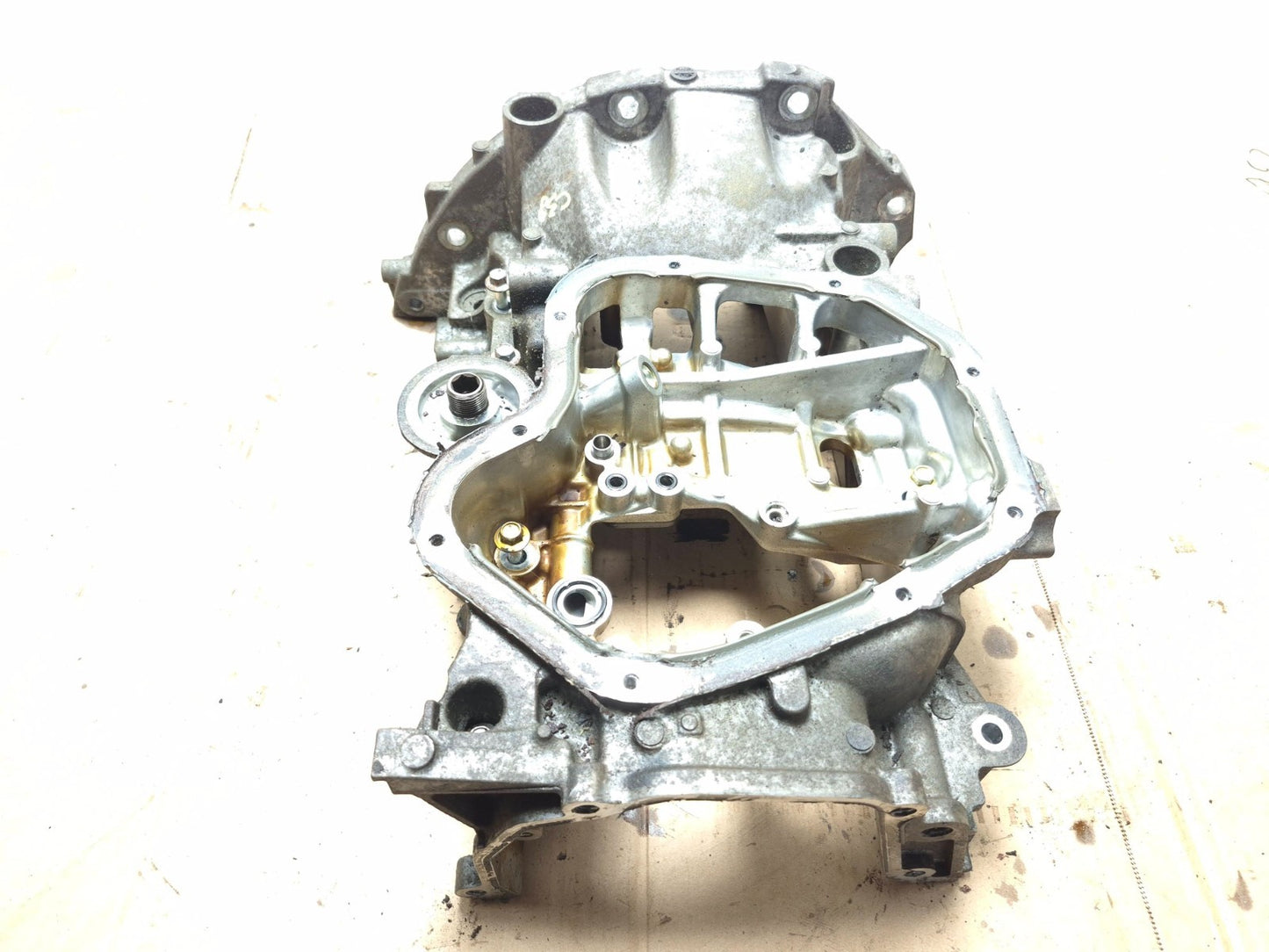 2015 Nissan Juke 1.6l Engine Cylinder Upper Oil Pan OEM