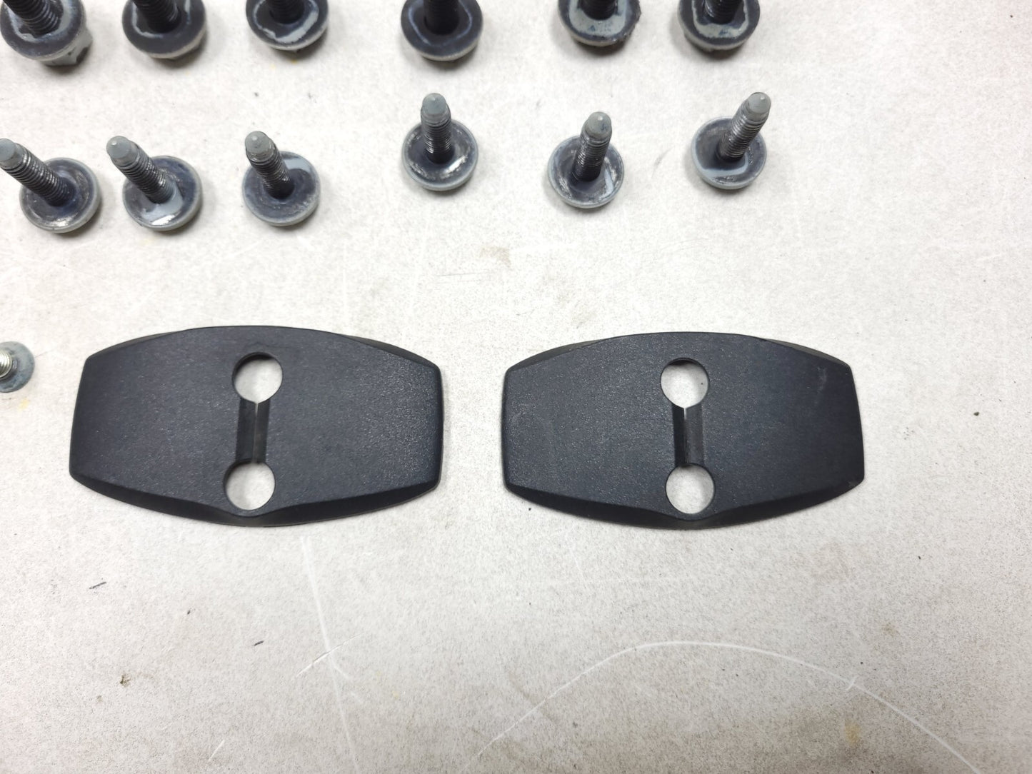 2007 Range Rover Front & Rear Door Hinge Right Passenger Side Set OEM