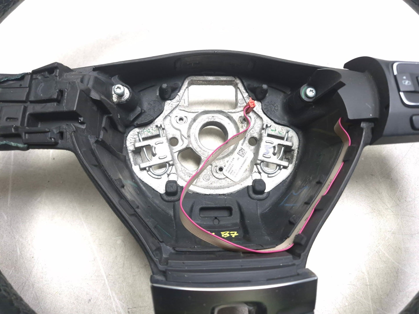 2014 Volkswagen Passat Leather Steering Wheel OEM