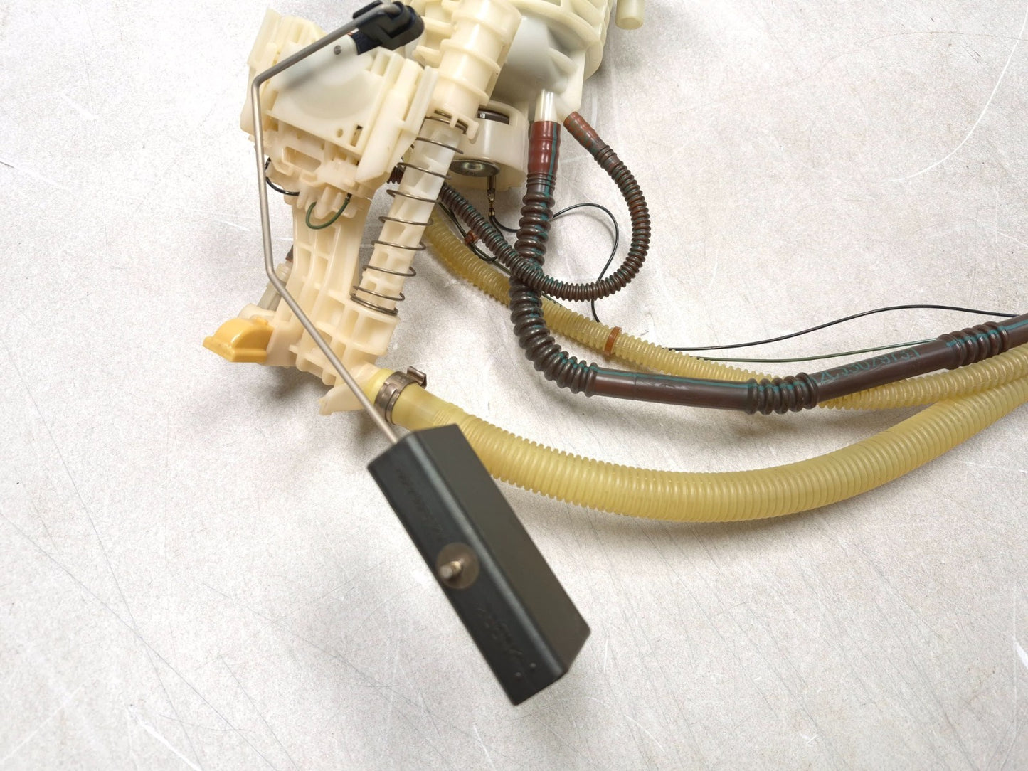 2018 Chrysler 300 Fuel Gas Pump Sending Unit OEM