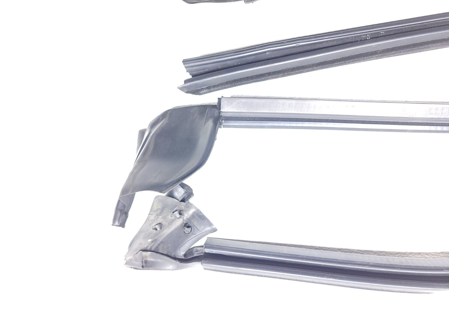 202 Volkswagen Cc Door Window Weatherstrip Seal 4pcs OEM