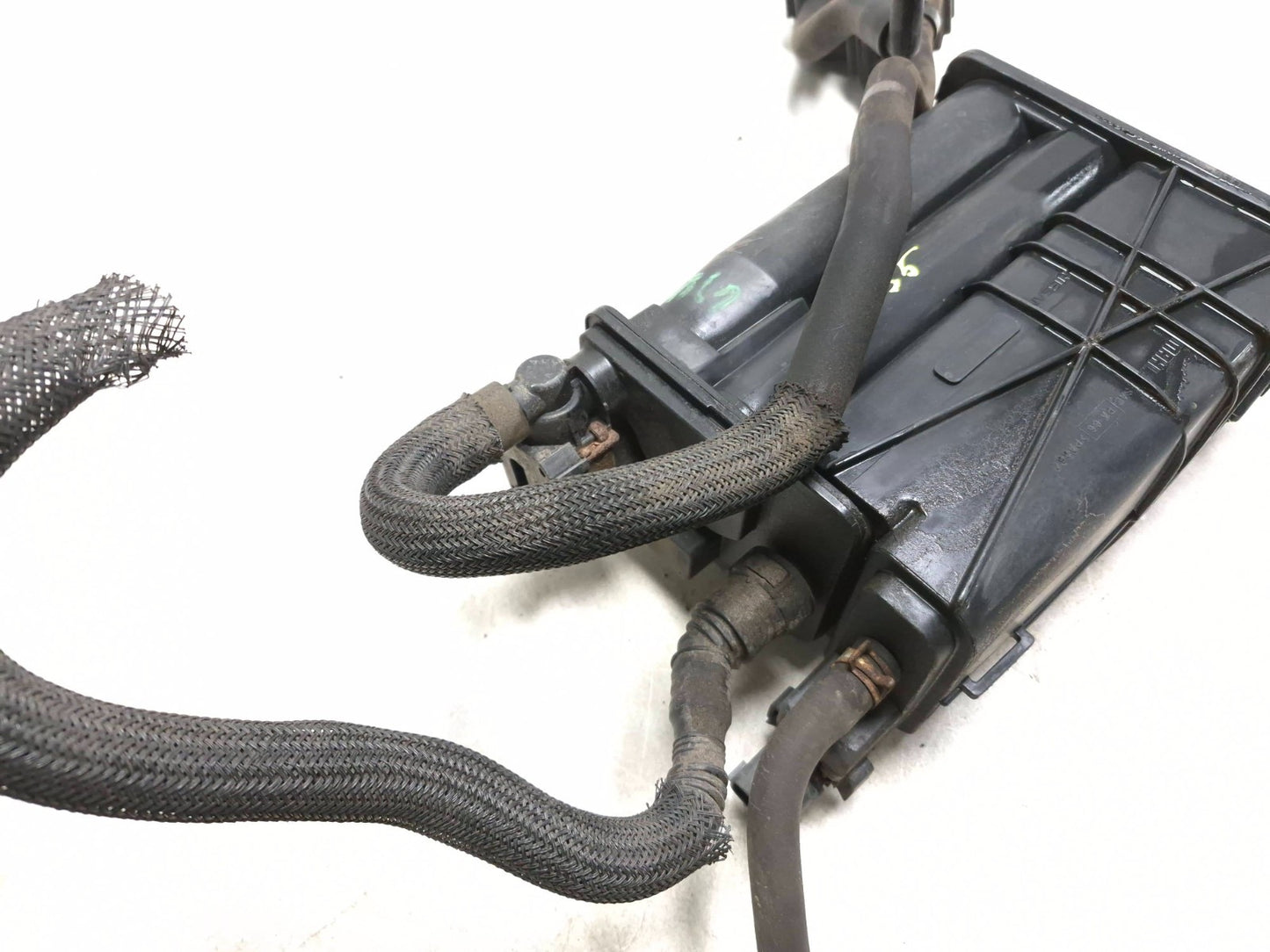 2018 Nissan Altima Fuel Vapor Evaporator Emission Canister  2.5l OEM