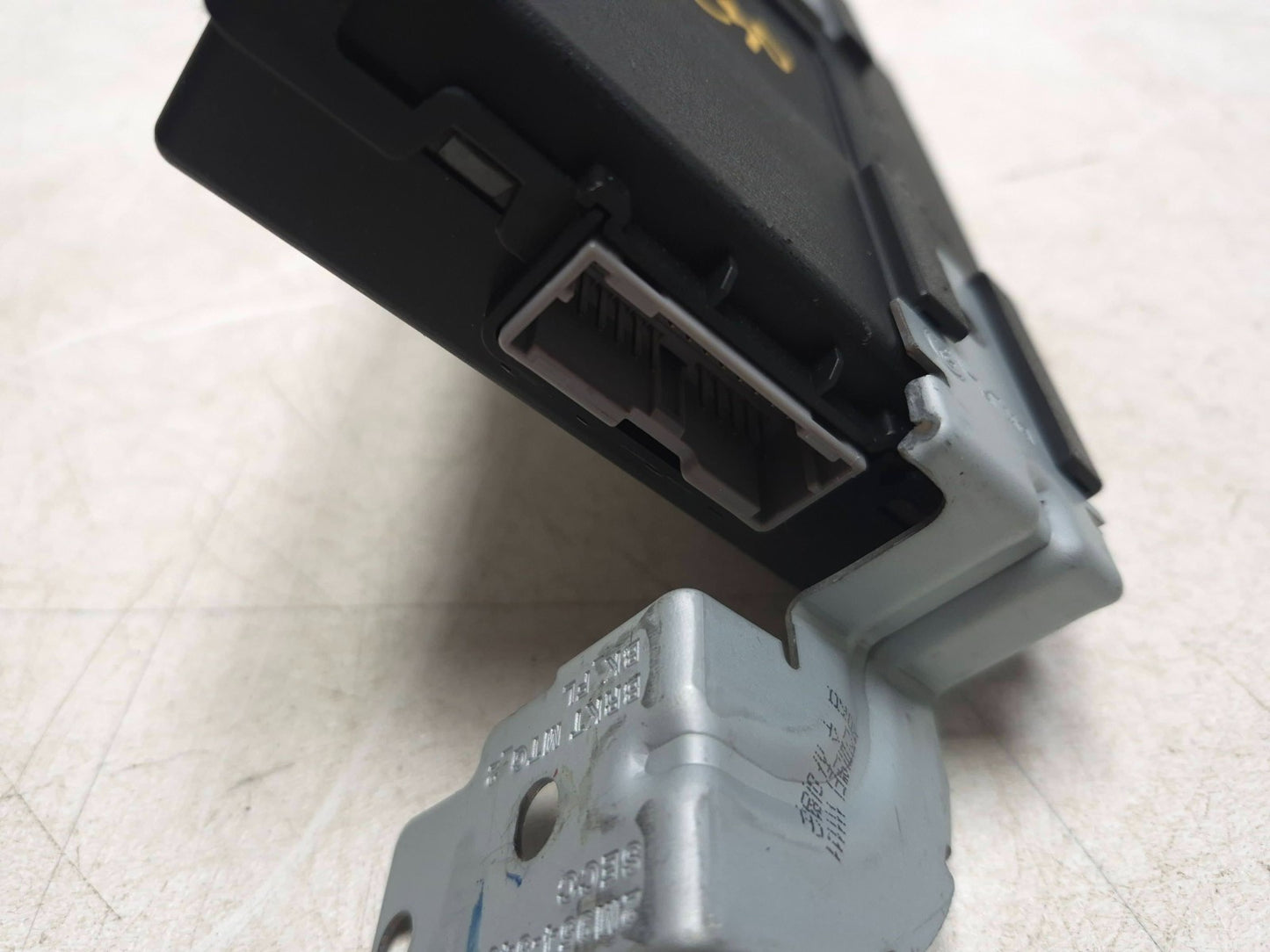 2013 Hyundai Genesis Bcm Body Control Module 95400-2m850 OEM