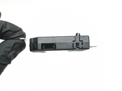 2018 Tesla Model 3 Y Rear Antenna Amplifier Module 1079735-00-a OEM