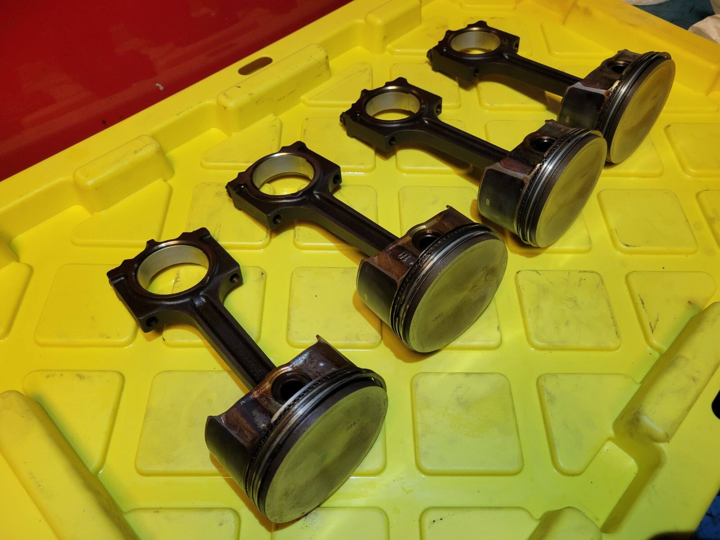 2011 Ford Transit Connect Piston W/ Connecting Rod 4pcs OEM