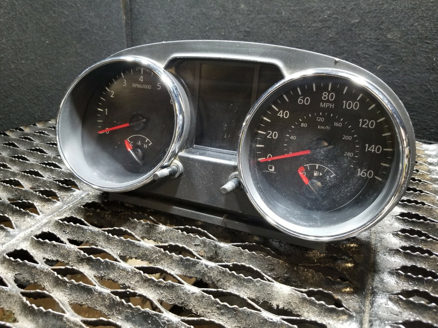 2011 Nissan Rogue Instrument Cluster Speedometer OEM