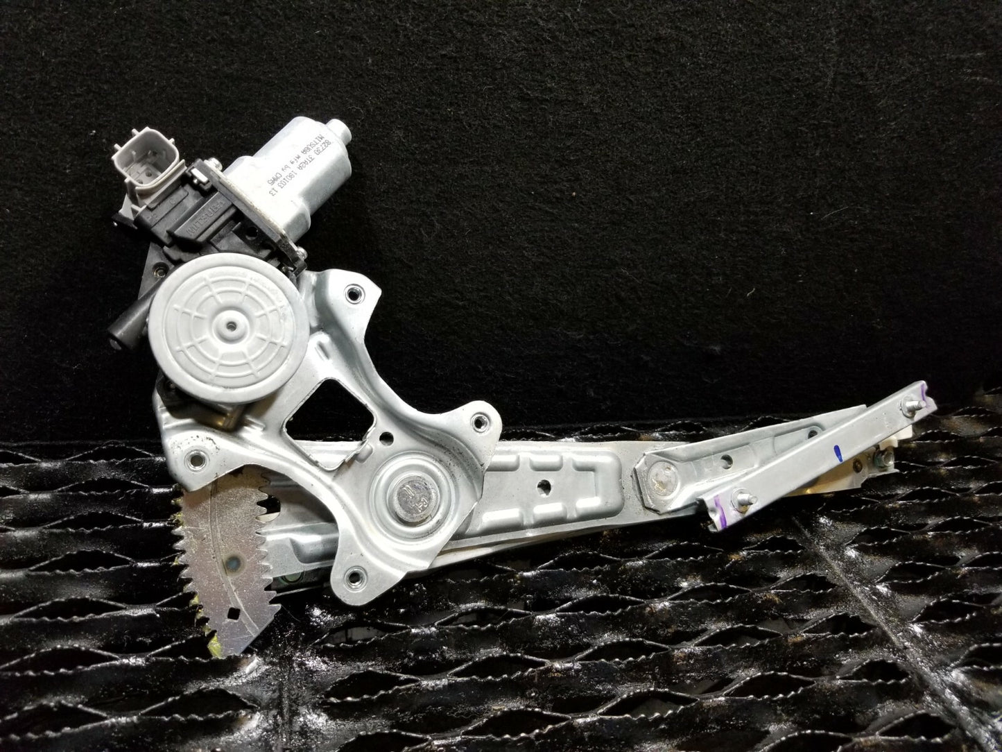 13 14 15 16 17 18 Nissan Sentra Rear Right Window Motor Regulator W/motor OEM 8k
