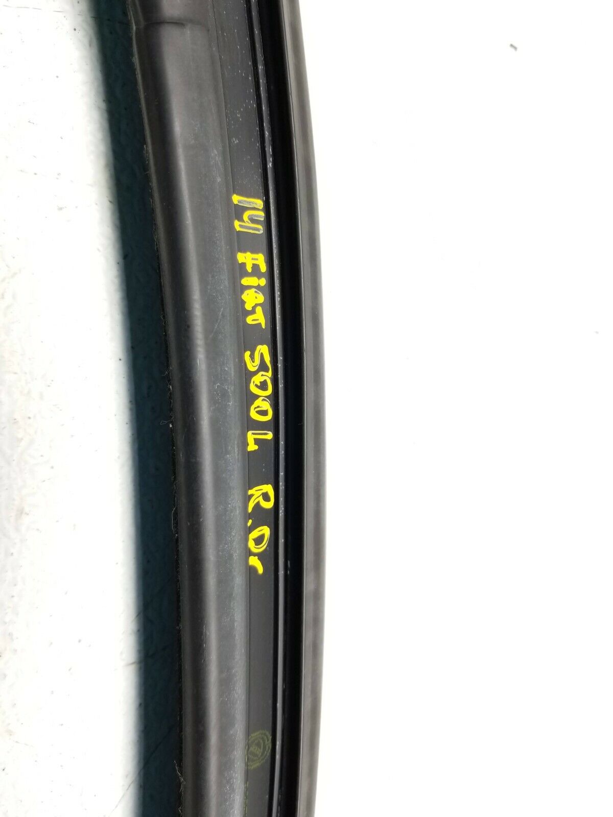 14-17 Fiat 500l Door Window Glass Weatherstrip Seal Rear Driver Left Side OEM