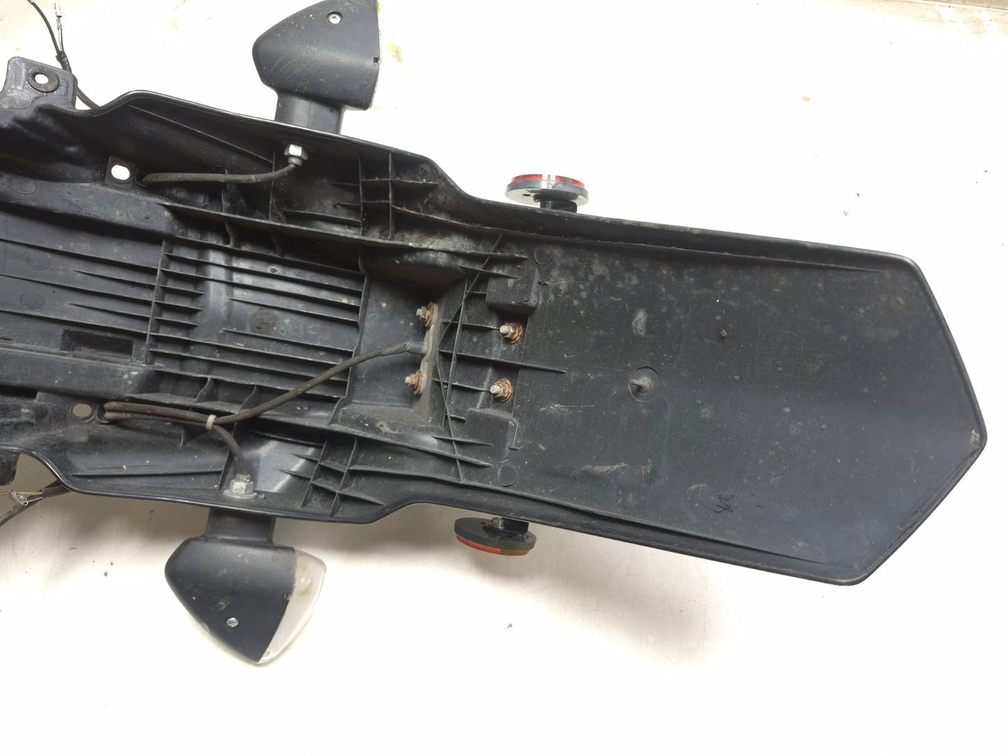 2015 Suzuki Gw250 Rear Tail Fender & License Holder & Turn Signal OEM