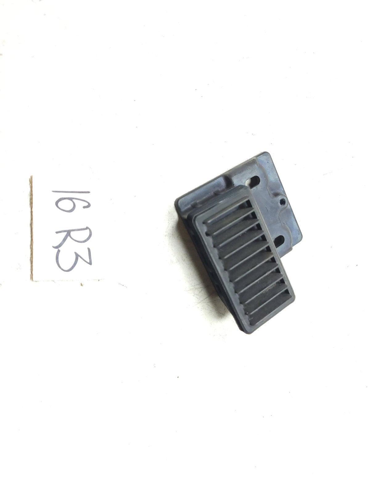 2015 - 2018 Yamaha Yzf-r3 Yzfr3 Voltage Regulator Rectifier Mount Bracket  OEM