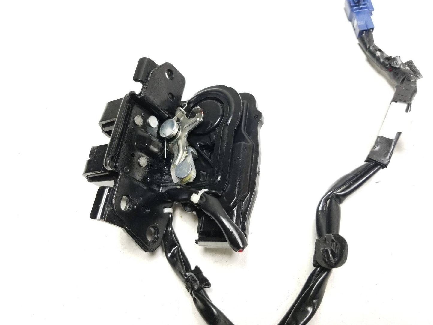 11-17 Lexus CT200h Trunk Lock Latch Actuator Oem✅