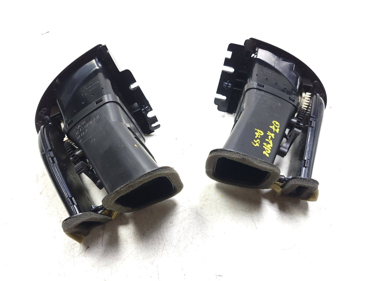 02 - 08 Jaguar X-type Dash Air Vent Pair OEM 86k