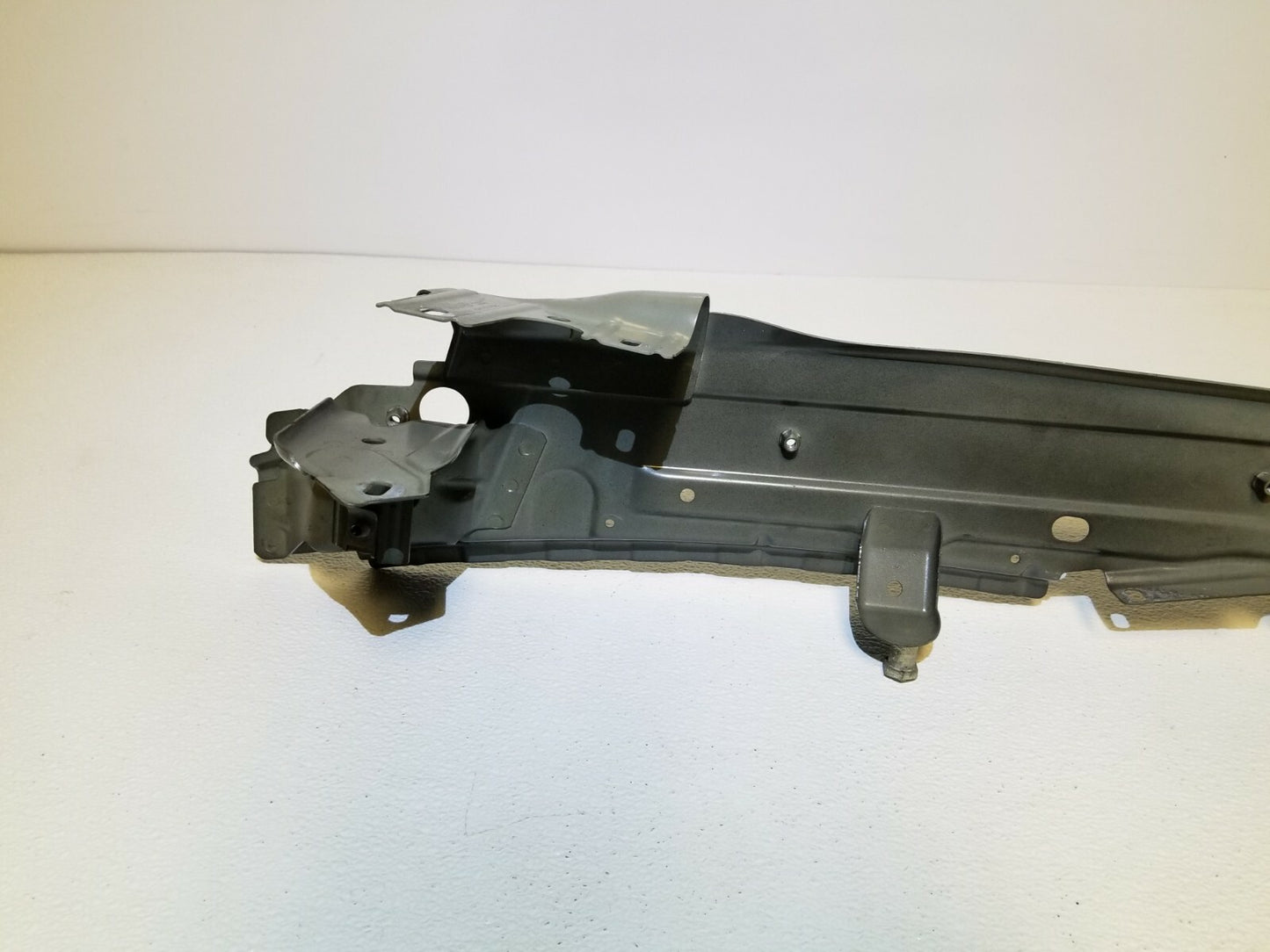 2015 Audi Q7 Front Upper Fender Mount Bracket Reinforcement Driver Side OEM