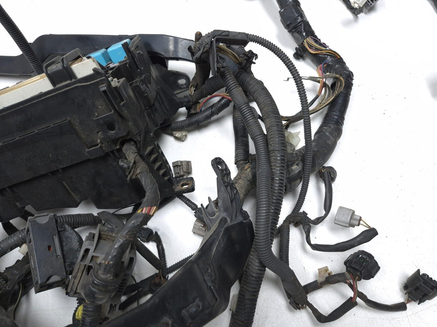 2011 Scion Tc Engine Wire Harness W/ Fuse Box OEM