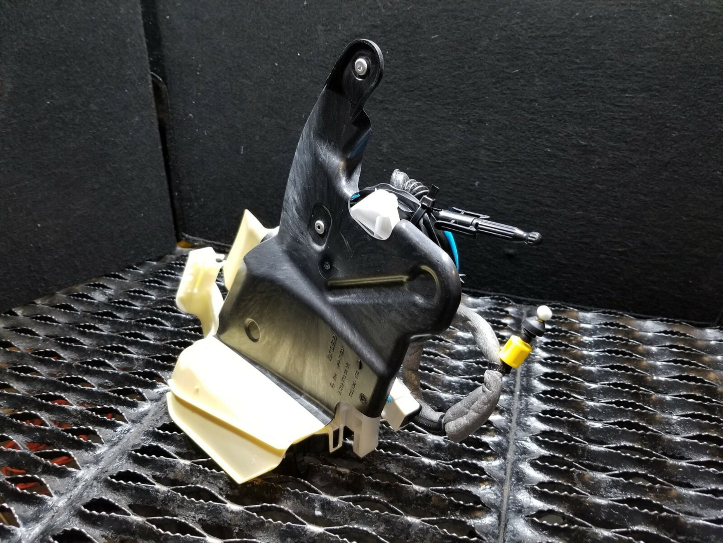 2013 Mercedes E350 Rear Passenger Door Lock Latch Actuator OEM