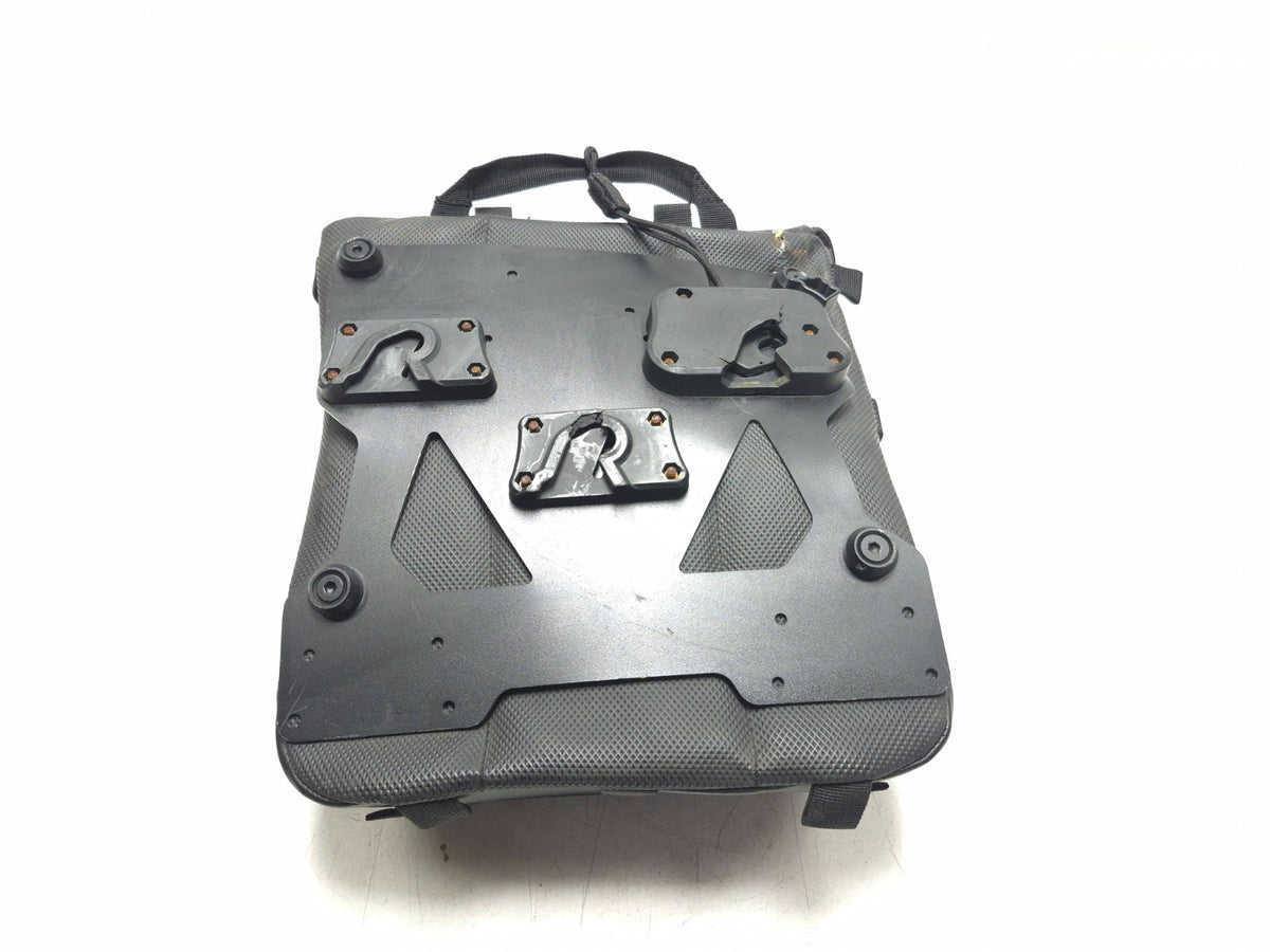 2009 Suzuki Boulevard M109r Vzr1800 Luggage Bag Viking Bags OEM