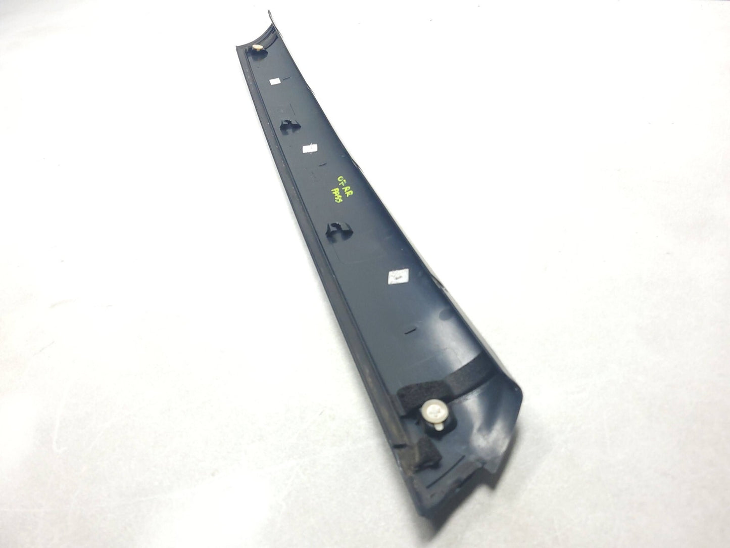 2007 Range Rover A Pillar Exterior Windshield Molding Passenger Side Right OEM
