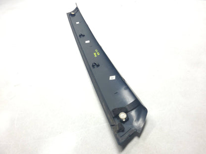 2007 Range Rover A Pillar Exterior Windshield Molding Passenger Side Right OEM