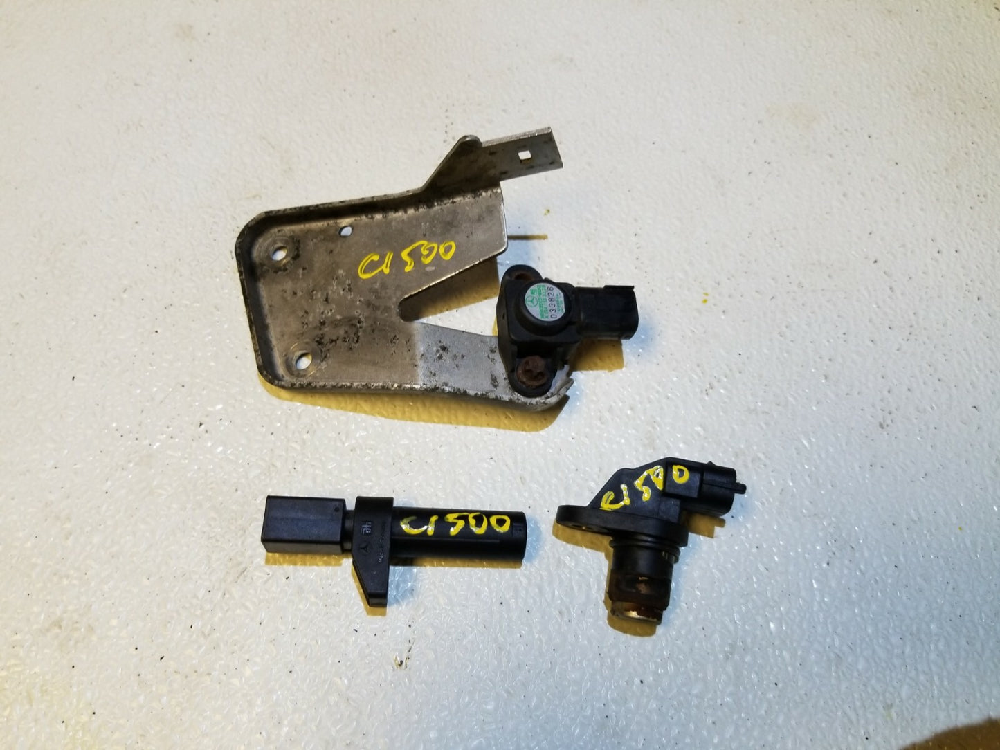 2004 Mercedes CL500 Map Crankshaft Camshaft Sensor OEM