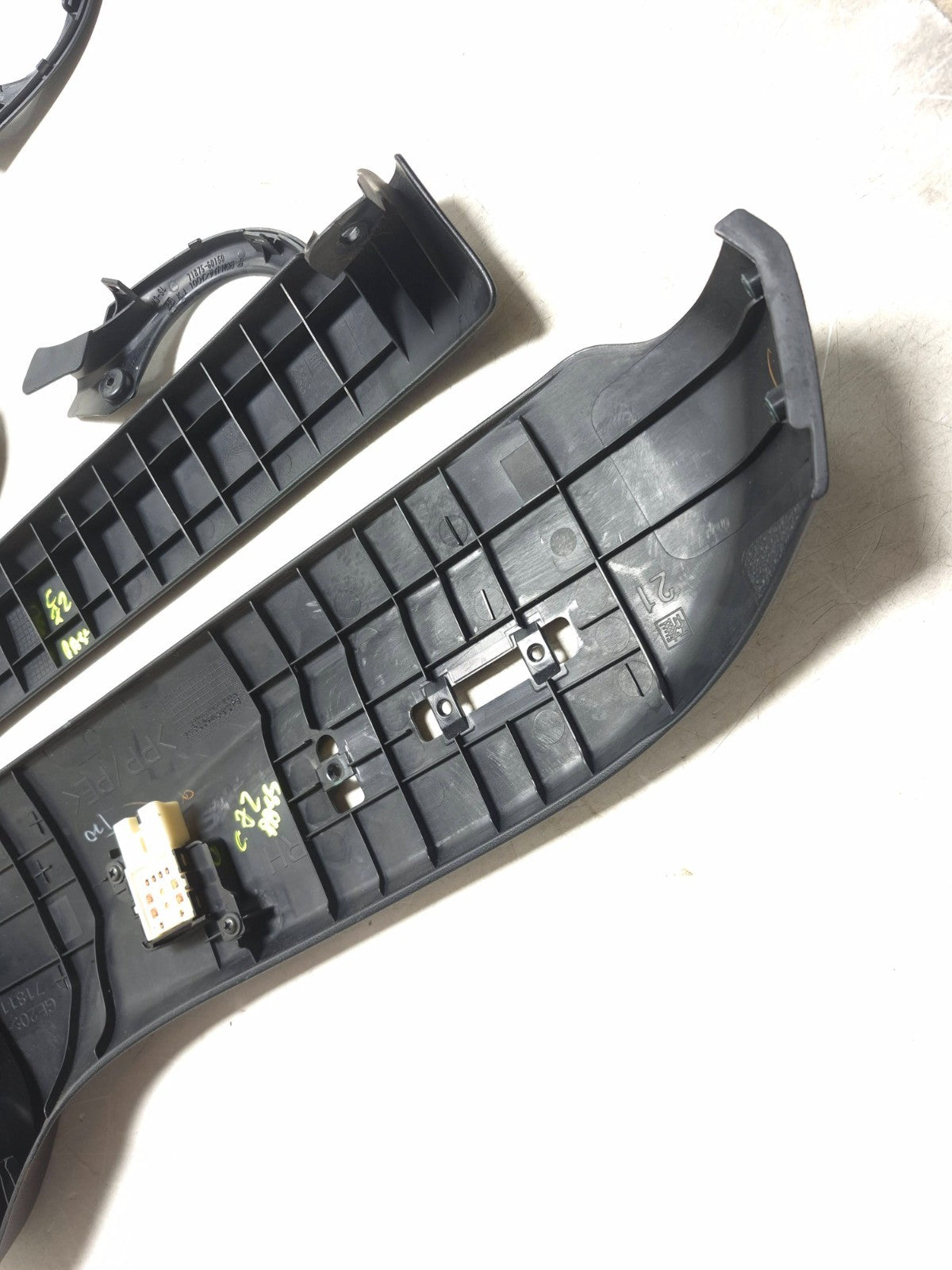 2009 Lexus IS250 Seat Side Trim Front Passenger Side Right OEM