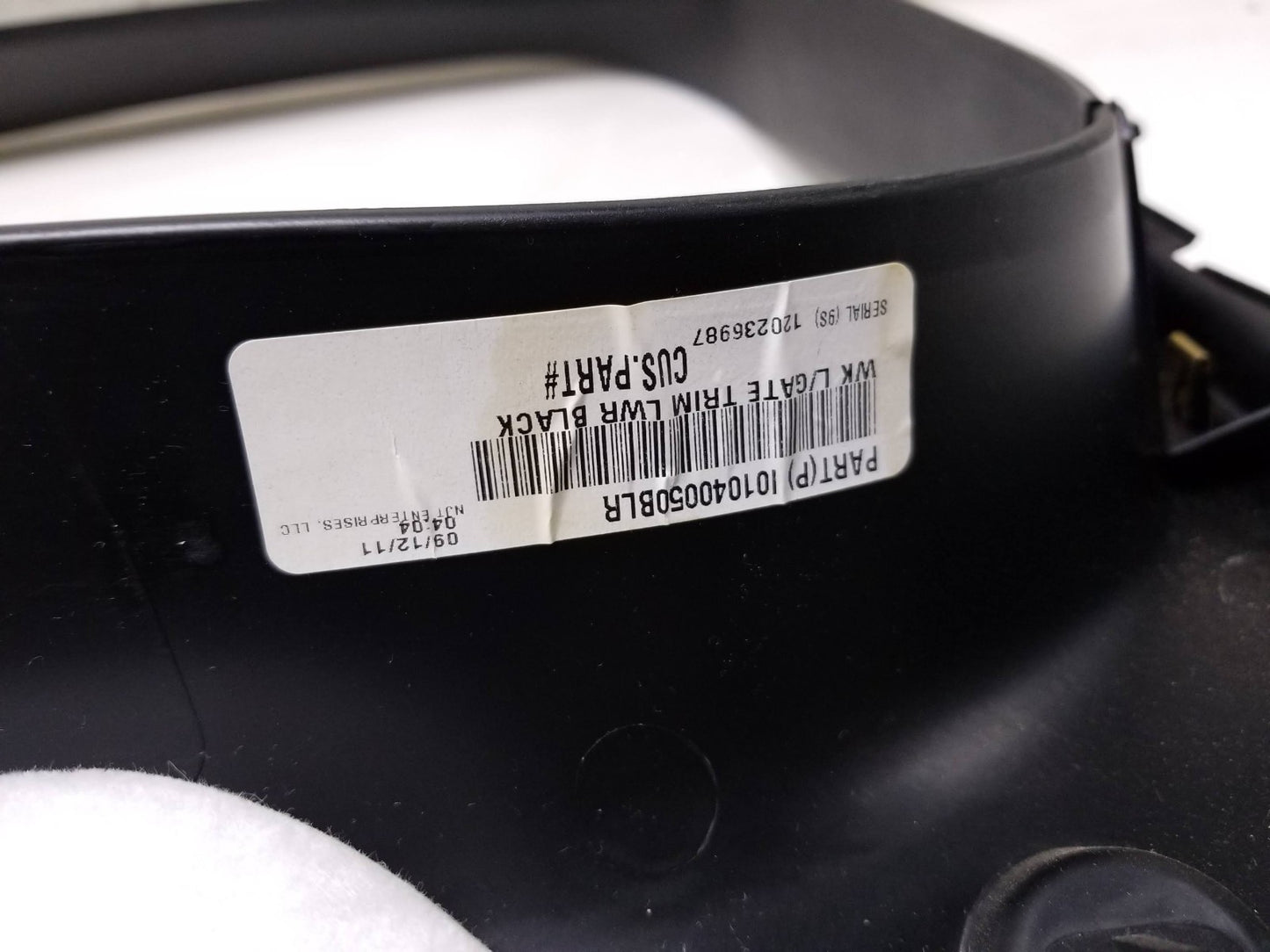 2011 - 2013 Jeep Grand Cherokee Trunk Lid Tailgate Trim Panel OEM
