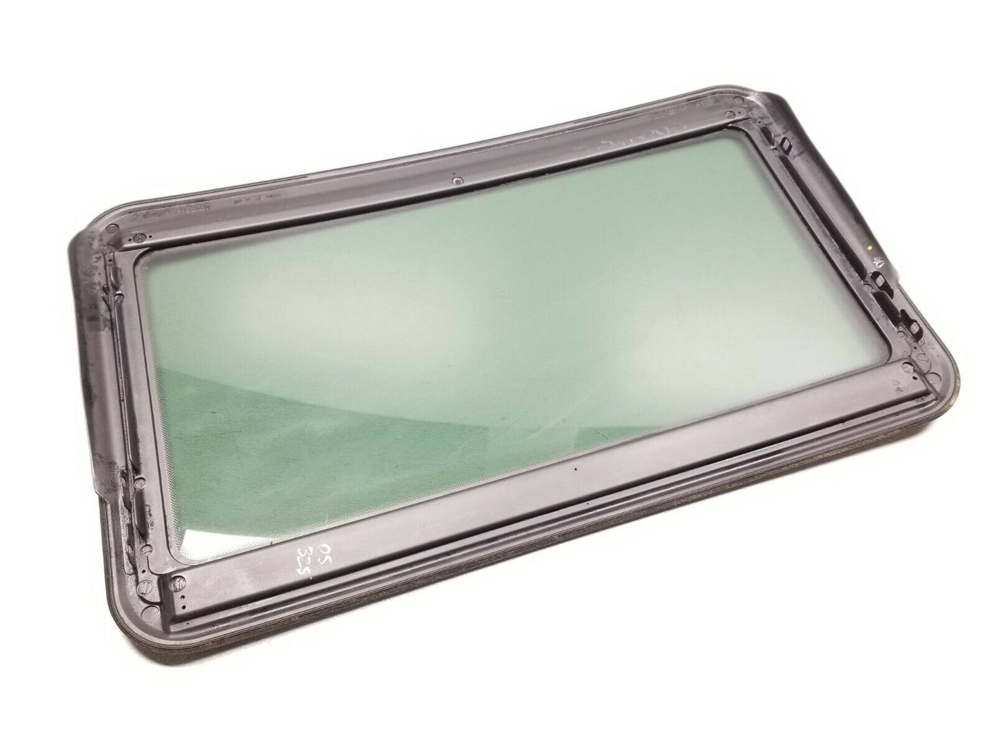 01 02 03 04 05 BMW E46 Sdn Sunroof Glass OEM