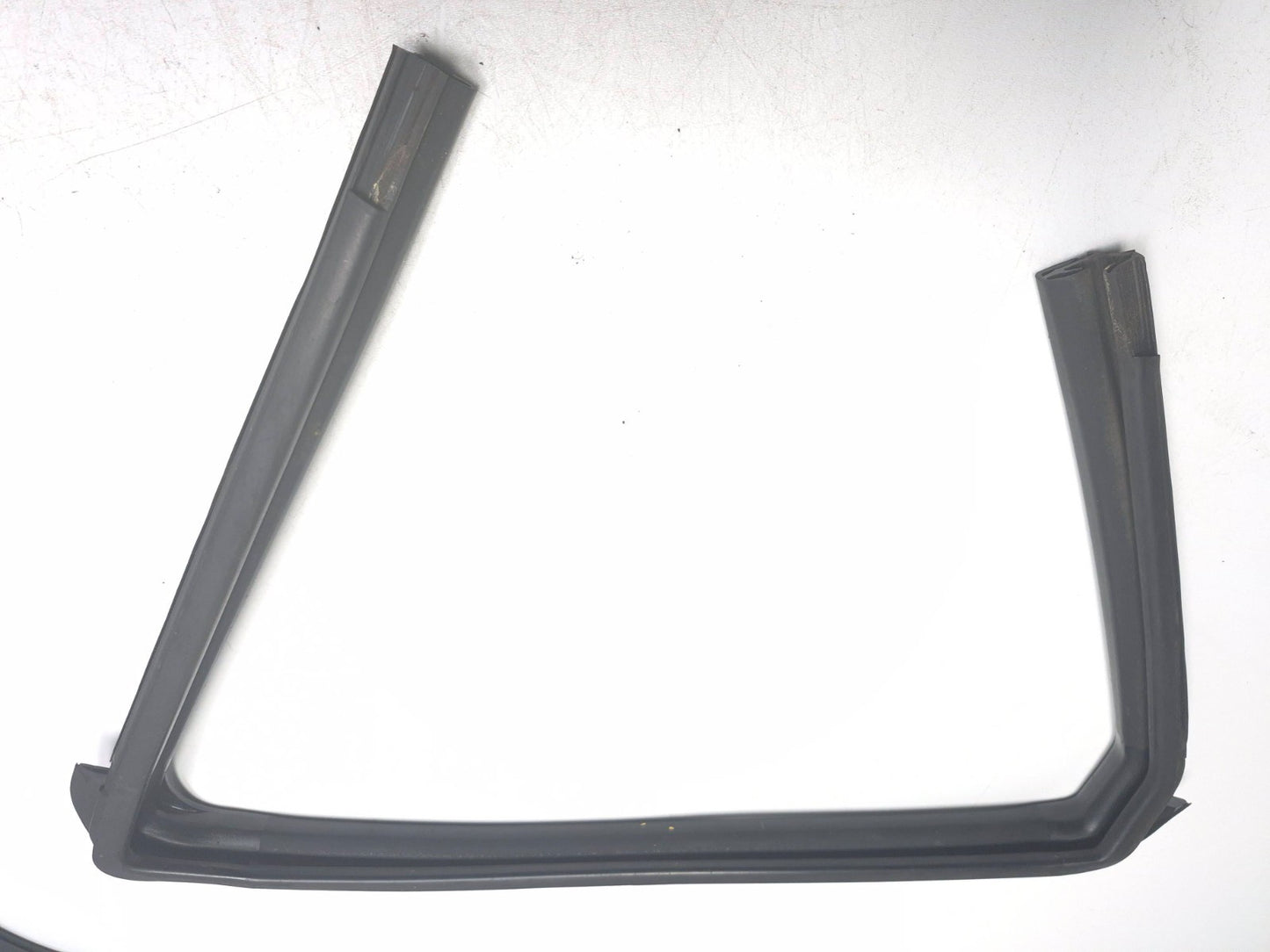 2015 Nissan Juke Door Weatherstrip Rear Passenger Side Right OEM