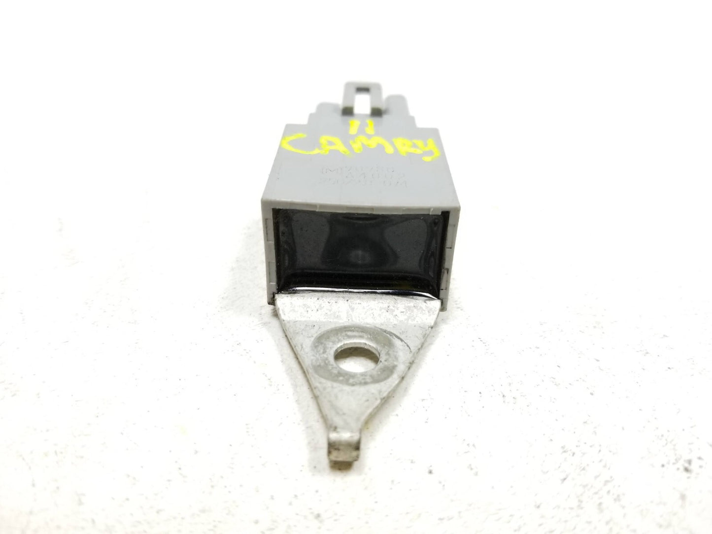 2007 - 2011 Toyota Camry Radio Receiver Relay 90980-a4002 250/2.0  OEM