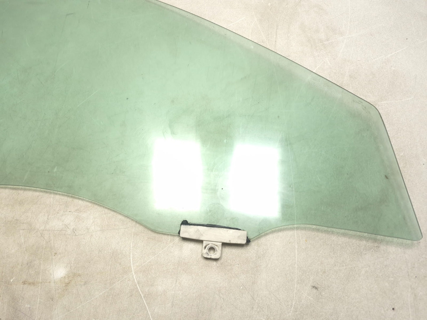 2007 Toyota Corolla Front Door Window Glass Passenger Side Right OEM