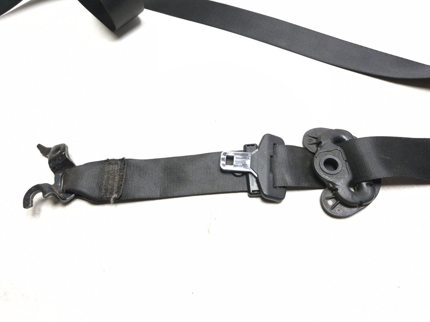 2011 BMW E90 328xi Front Driver Seat Belt Retractor 33059848 OEM
