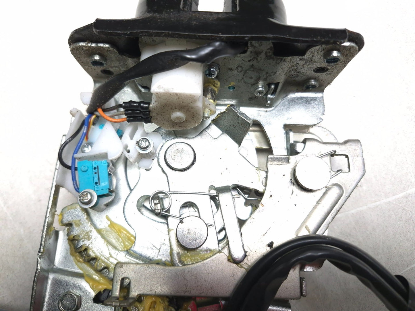 2008 Lincoln Navigator Tailgate Lock Actuator & Motor OEM