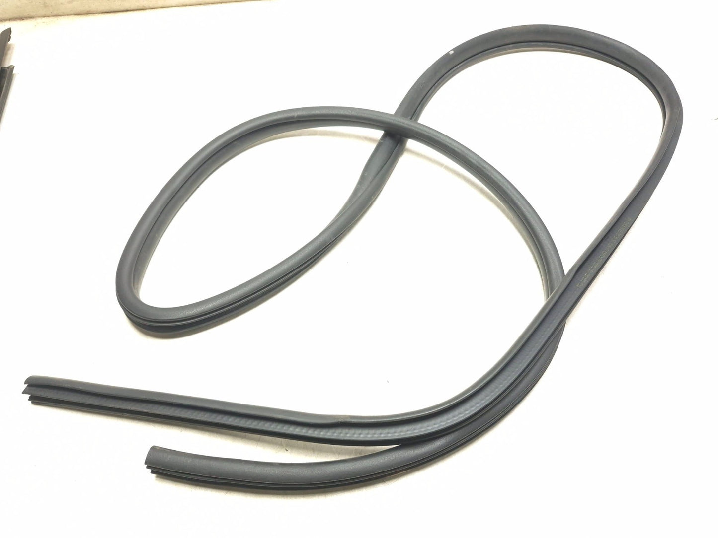 2017 Dodge Journey Front Door Weatherstrip Seal Driver Side Left 4pcs OEM