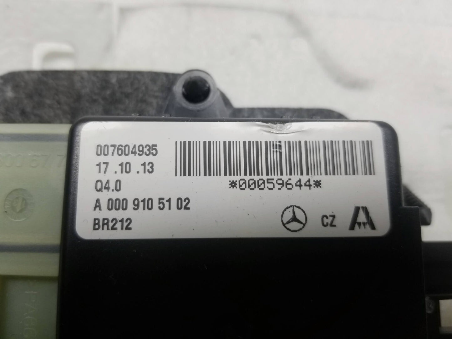 2014 Mercedes E350 Front Driver Seat Lumbar Support OEM