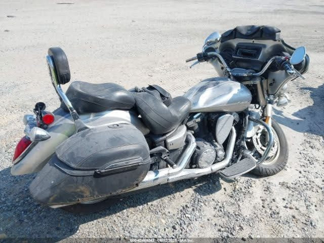 2007 Yamaha Xvs 1300 V-star Front Holder Fork Under Triple Tree OEM