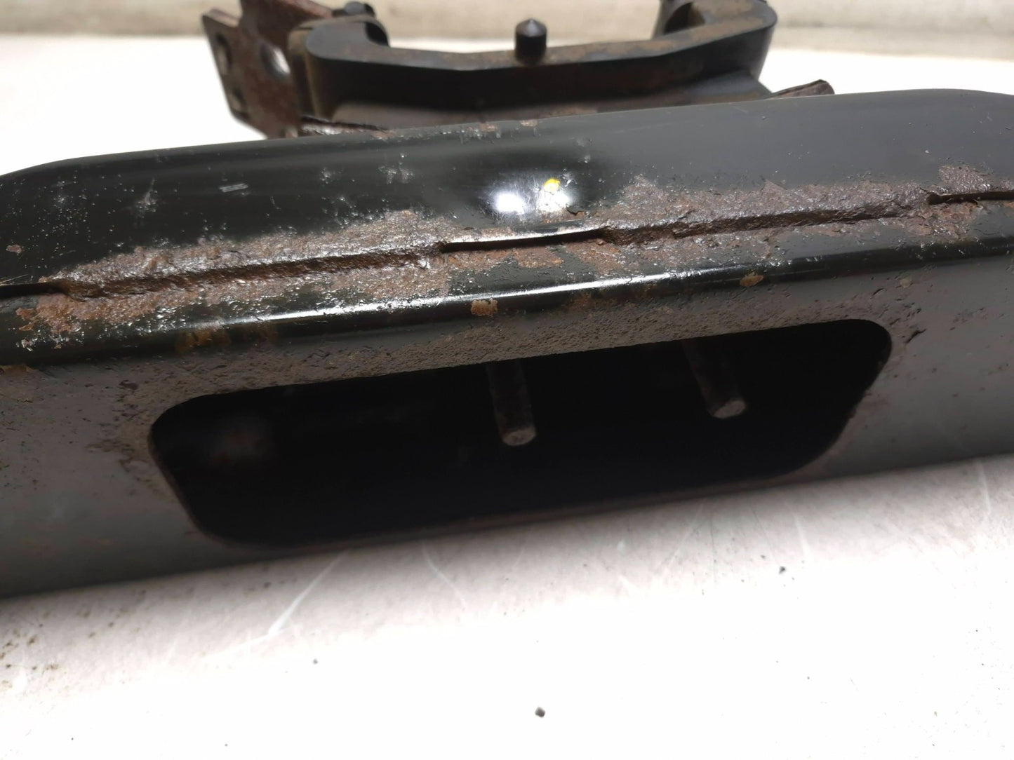 2007 Lincoln Navigator Front Transmission Crossmember OEM