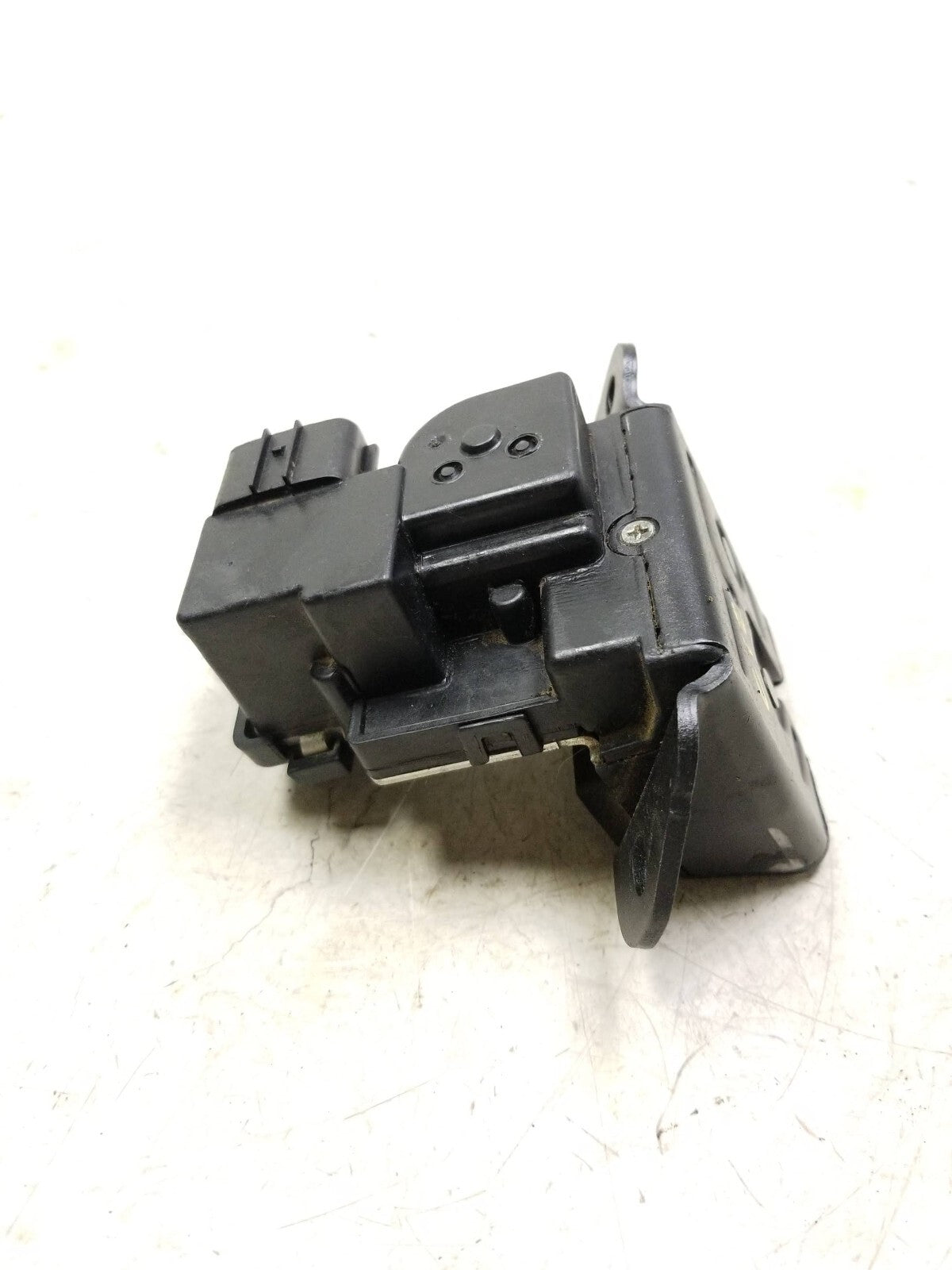 2011 - 2016 Kia Sportage Tailgate Lock Latch Actuator OEM