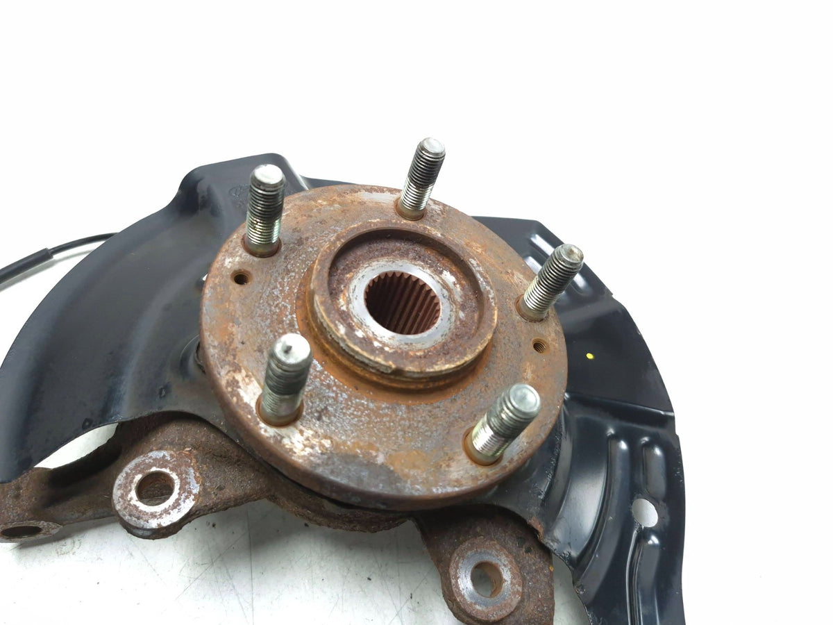 2015 Kia Optima Front Spindle Knuckle W/hub Right Passenger Side OEM