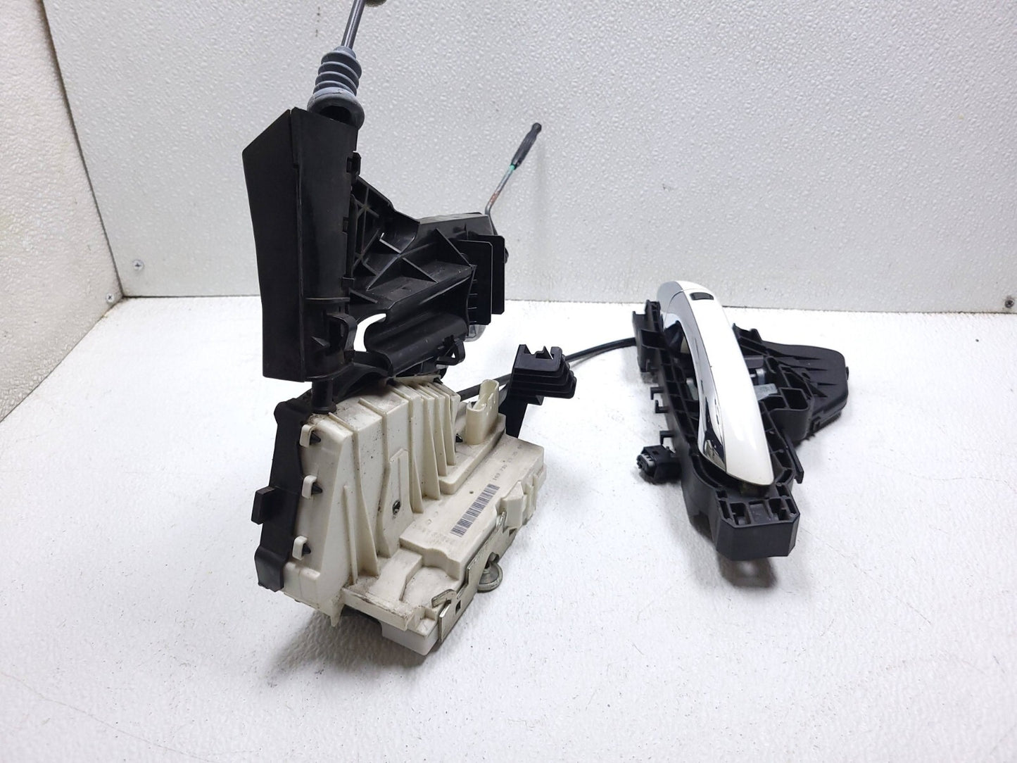 2007 Mercedes Ml500 Exterior Door Handle Rear Driver Side Left OEM