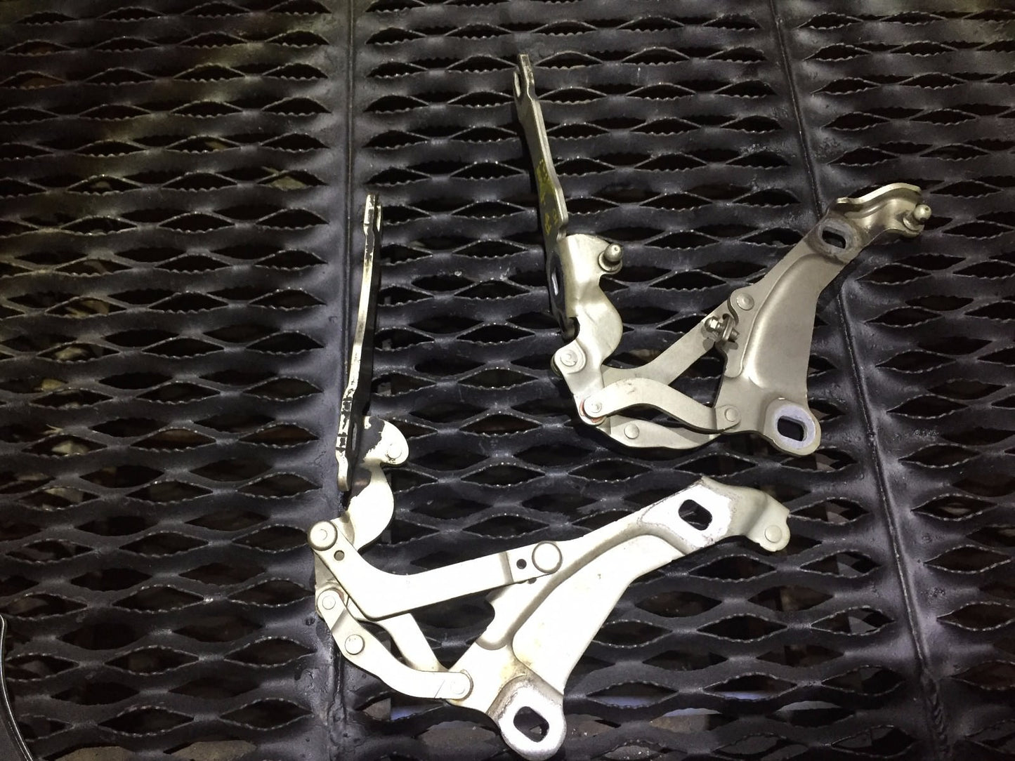 07 08 09 10 11 12 13 14 15 Mini Cooper Hood Hinge Right & Left Pair OEM