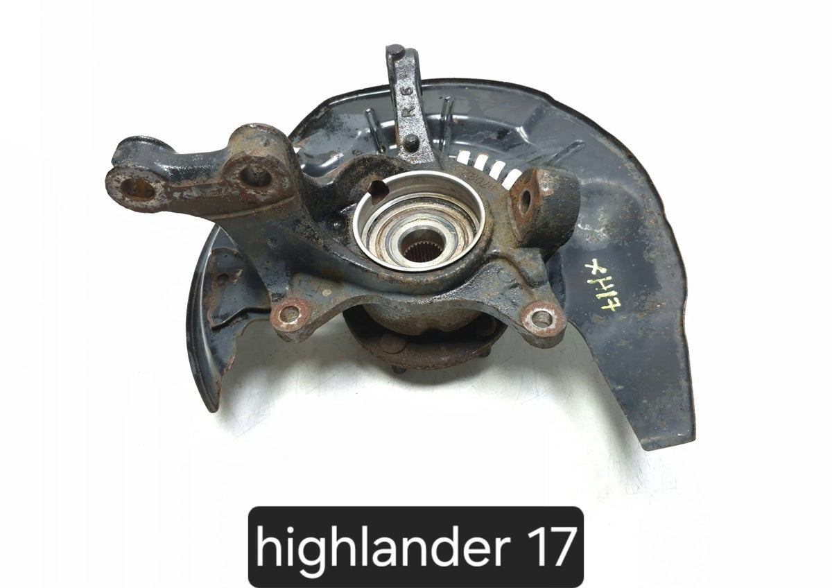 2017 Toyota Highlander Front Spindle Knuckle W/hub Right Passenger Side OEM